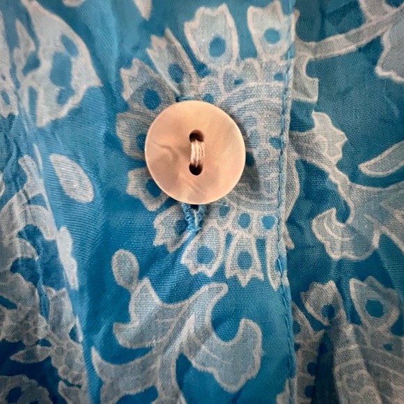 NWT Avenue lightweight Light Blue Paisley button up  Shirt.  size 26/28 - Picture 8 of 8